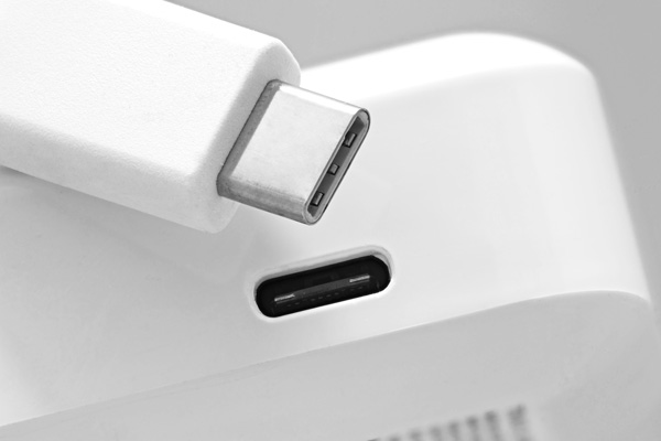 USB Type-C端子とコネクタ