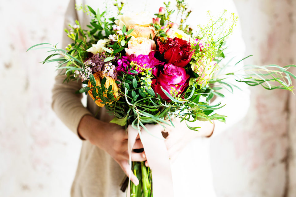 現職の花屋さんに聞いた 花束 切り花 を長く楽しむ 方法 Uzurea Net