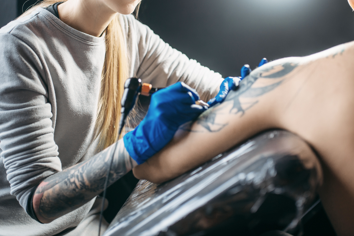 タトゥー 刺青の 彫り師 に医師免許が必用 文化や世相の変化に伴う新しいルールを考える Uzurea Net