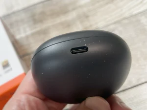 OpenRock『S2』充電ケースへの充電コネクタ