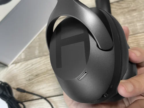 この面がタッチセンサーになっているHAYLOU S40