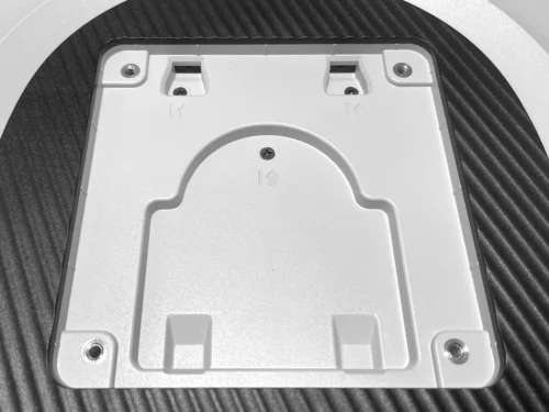 『KTC H27P6』パネル背面のスタンド取り付け部分。各種アームにも柔軟に対応