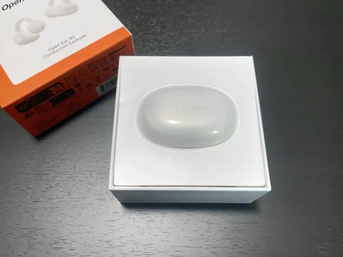 イヤーカフ型『OpenRcok E』ワイヤレスイヤホン 画像3 パッケージ開封