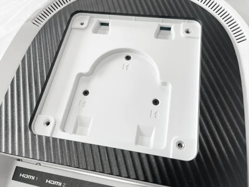 背面、ブランケット接続部、VESA企画にも対応しているM27T6S 