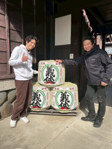 仕込みの様子・農家のKT近藤匠氏と井上和彦