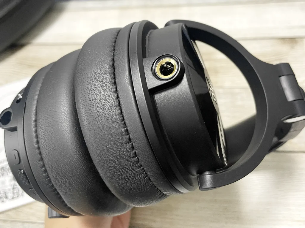 OneOdio Studio Max 2 L側のコネクター